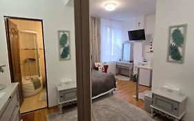 Mika Room